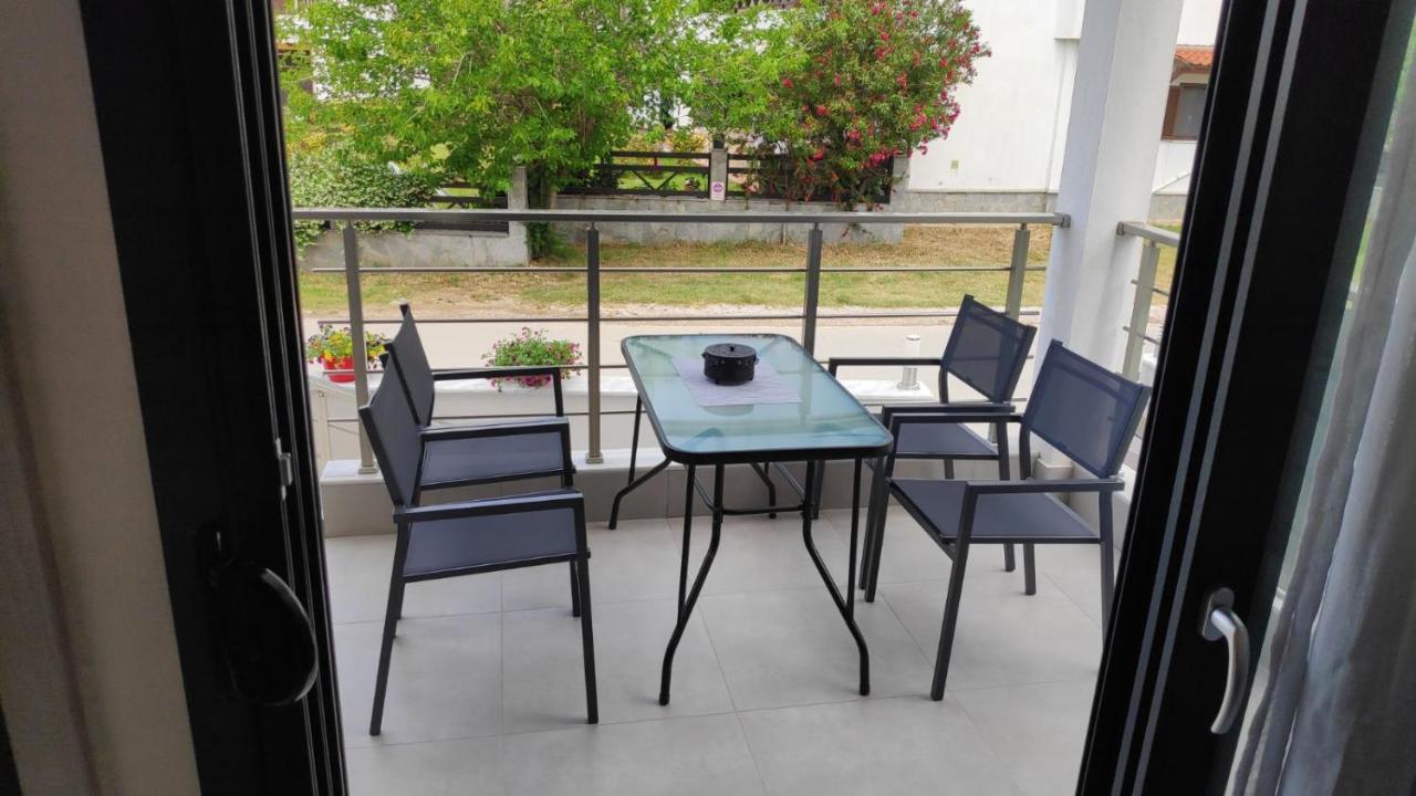 Amber Blue Villa นิกิติ ภายนอก รูปภาพ