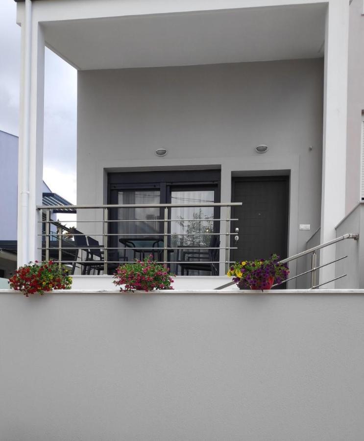 Amber Blue Villa นิกิติ ภายนอก รูปภาพ