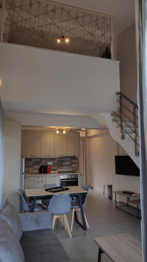 Amber Blue Villa นิกิติ ภายนอก รูปภาพ